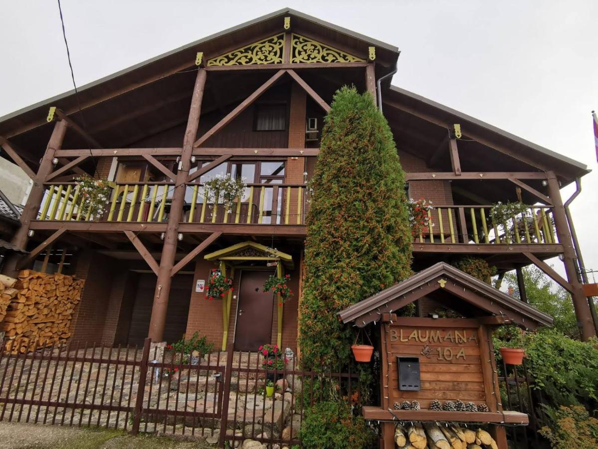 Garden Chalet Даугавпилс Екстериор снимка